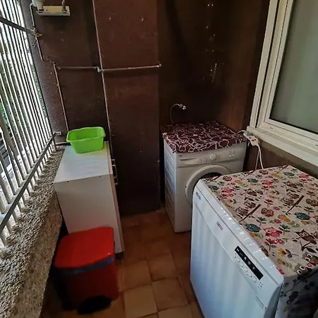 Salou, Piso De 3 Con Piscina.