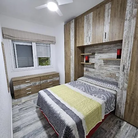 Salou, Piso De 3 Con Piscina. Apartment *